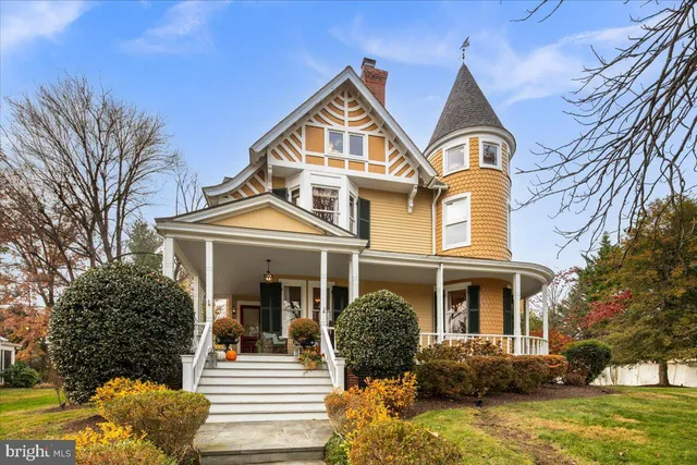$2,995,000 | 10400 Montgomery Avenue, Kensington, MD 20895