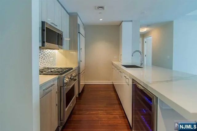 $1,499,000 | 1200 Ave At Port Imperial, Unit 504, Weehawken, NJ 07086