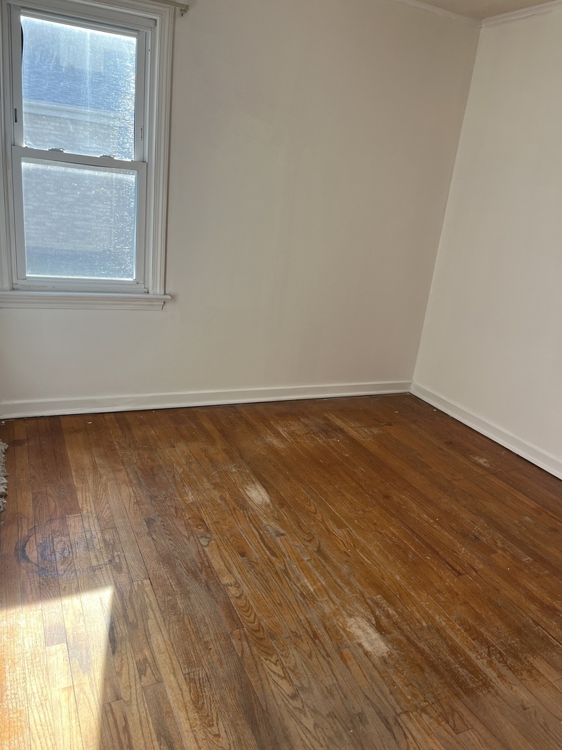 14340 Kilpatrick Avenue Midlothian, IL 60445 - Photo 4 of 13