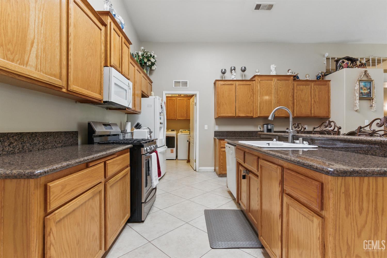 Undisclosed Address Bakersfield, CA 93311 - Photo 10 of 34