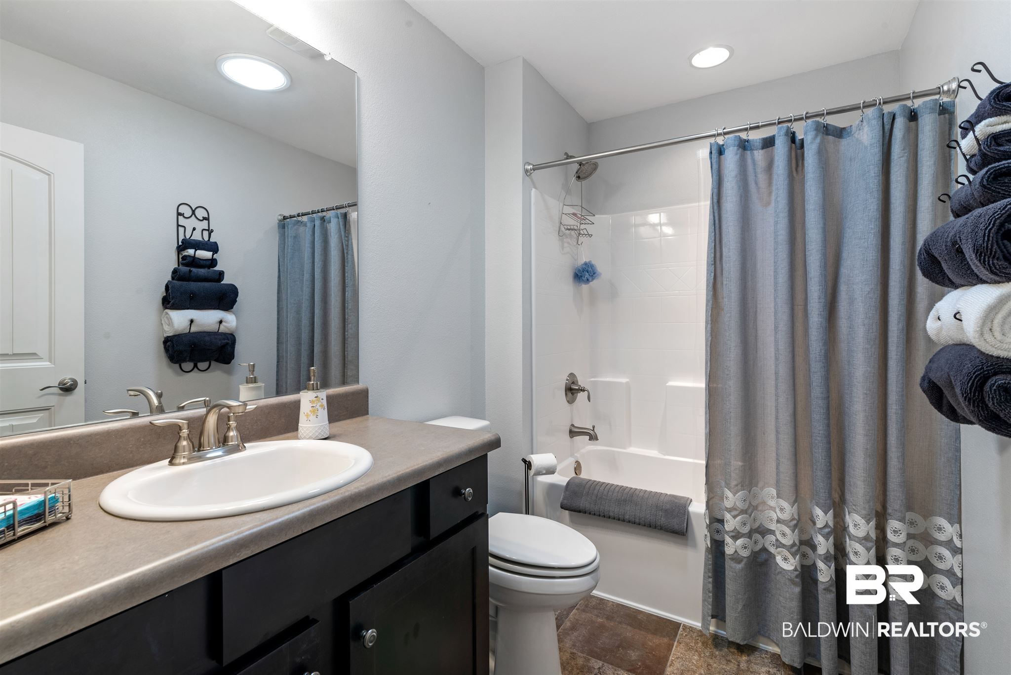 1701 Firefly Lane Foley, AL 36535 - Photo 31 of 37 Guest bath