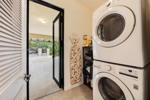 $2,395,000 | 3760 Kumquat Avenue, Coconut Grove, FL 33133