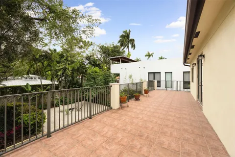 $2,395,000 | 3760 Kumquat Avenue, Coconut Grove, FL 33133