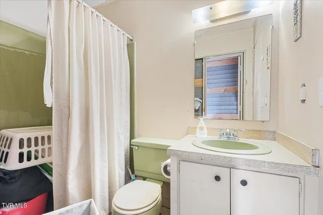 $2,500,000 | 2752 Knob Creek Road, Johnson City, TN 37604