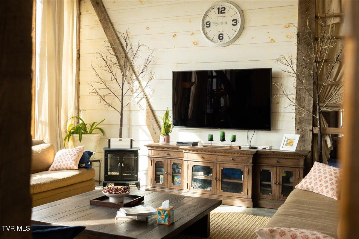 2752 Knob Creek Road Johnson City, TN 37604 - Photo 32 of 145 035-128A3087-HDR