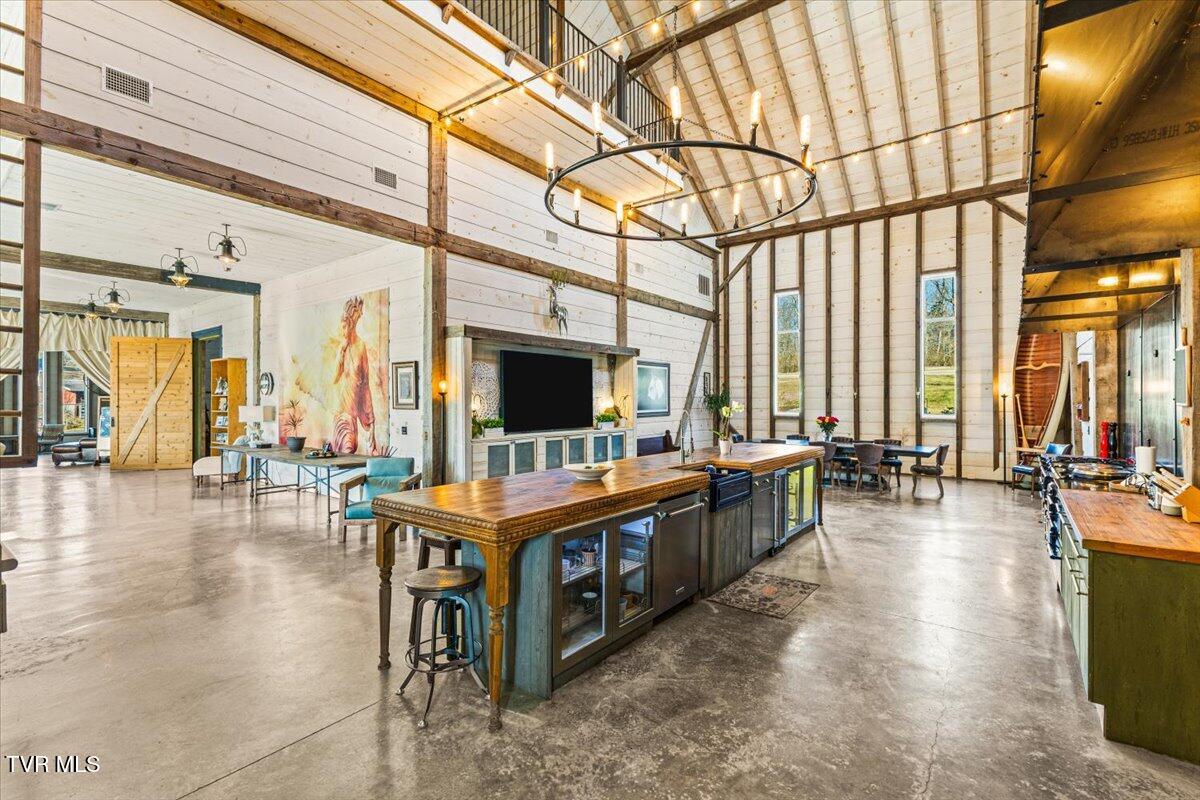 2752 Knob Creek Road Johnson City, TN 37604 - Photo 5 of 145 110-128A3385