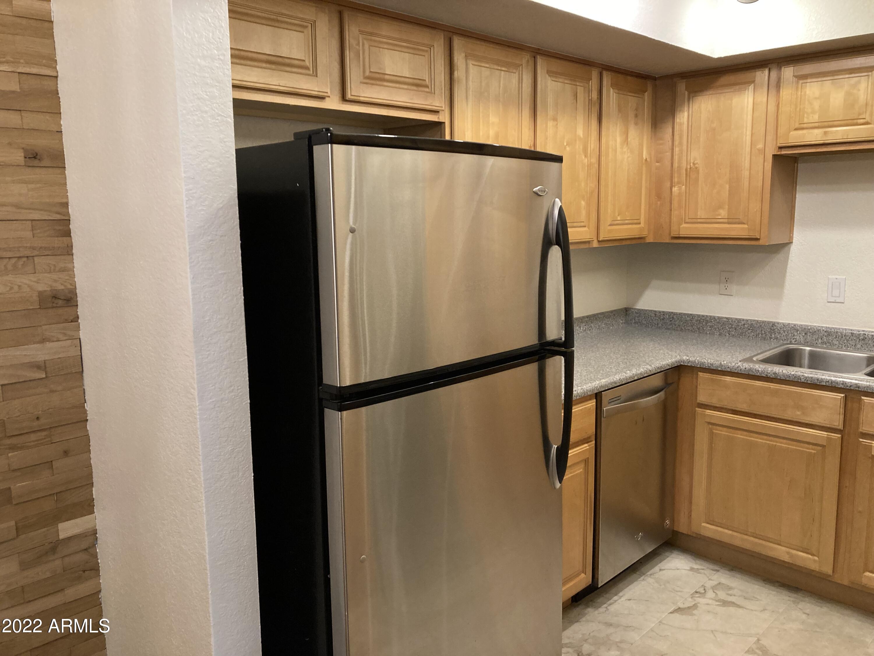 1340 North Recker Road, Unit 244 Mesa, AZ 85205 - Photo 5 of 34 KITCHEN