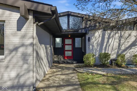 $484,900 | 9047 Holliday Drive, Indianapolis, IN 46260