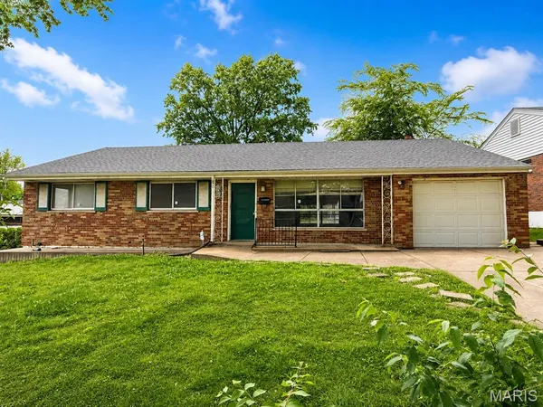 $274,900 | 1003 Chartres Avenue, University City, MO 63132