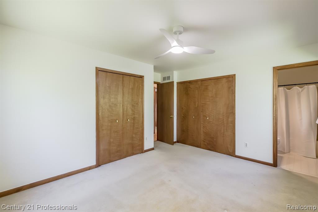 943 North Hacker Road Howell, MI 48843 - Photo 22 of 46