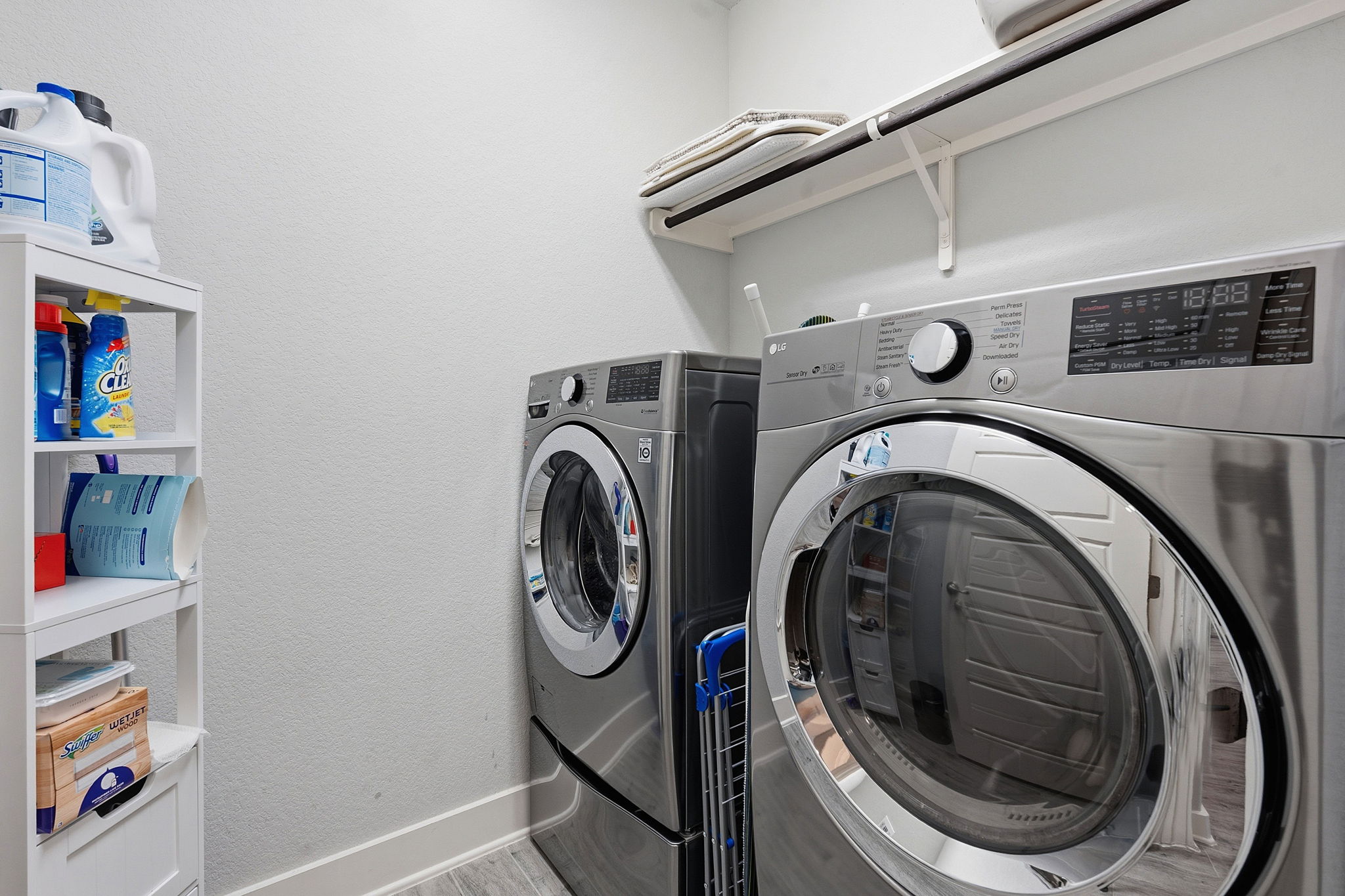 104 Red Granite Road Georgetown, TX 78633 - Photo 29 of 36 a utility room with dryer and washer