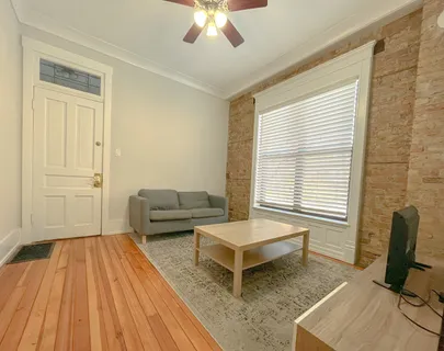 $3,195 | 3765 North Kenmore Avenue, Unit 1E, Chicago, IL 60613