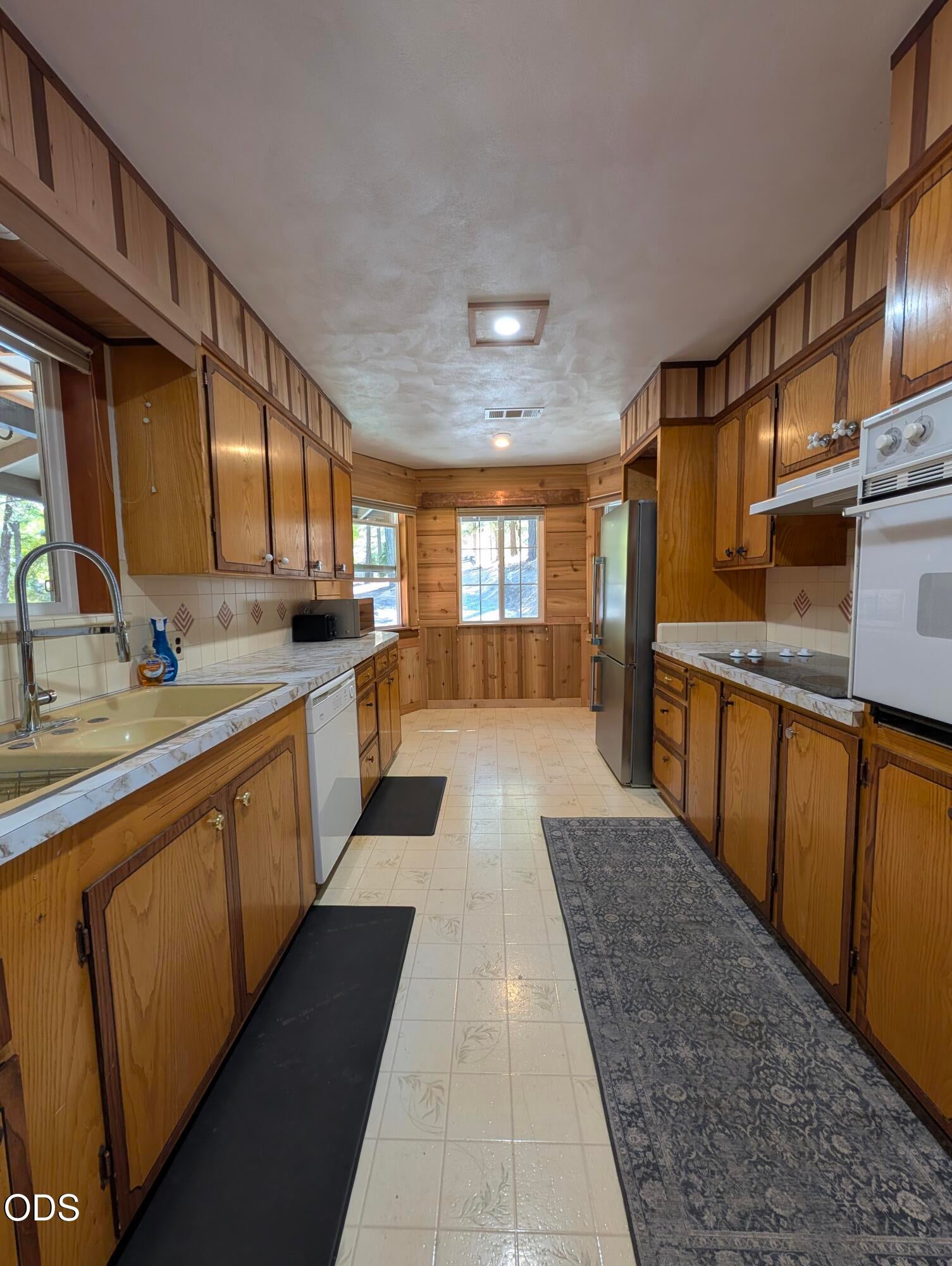 11851 Upper Applegate Road Jacksonville, OR 97530 - Photo 15 of 23 Gallery Image 15