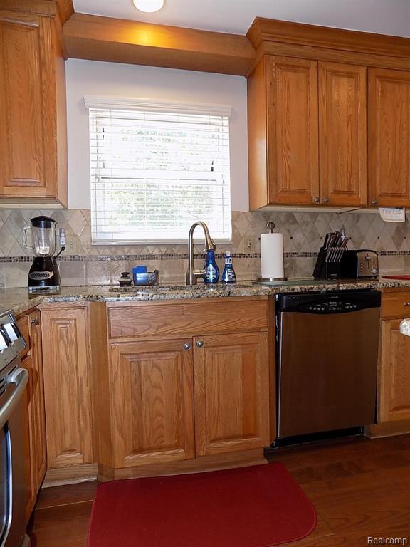 710 Abbey Court Rochester Hills, MI 48307 - Photo 26 of 46