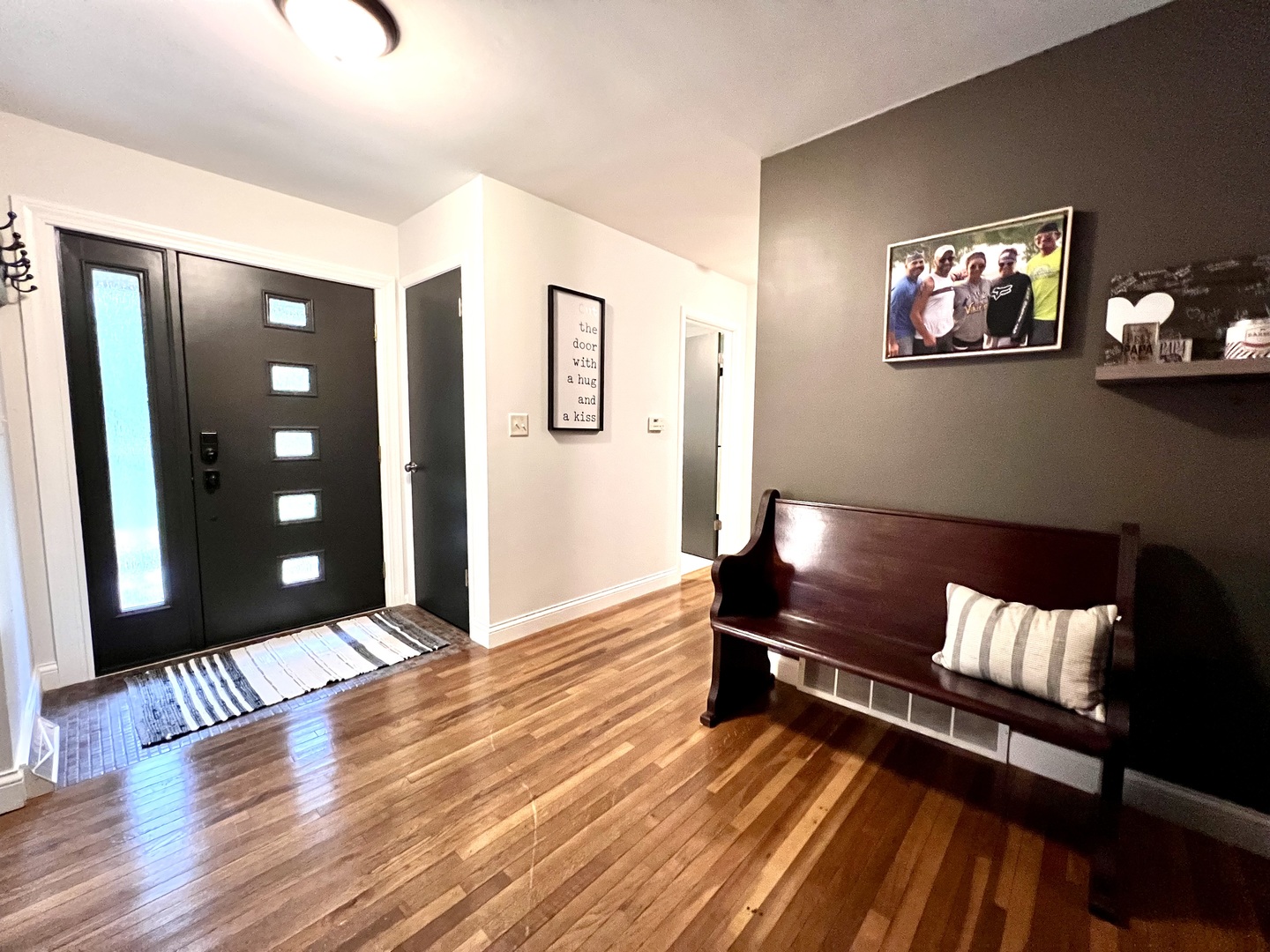 9128 North 1900 East Road Bloomington, IL 61705 - Photo 10 of 36 a living room with furniture and wooden floor