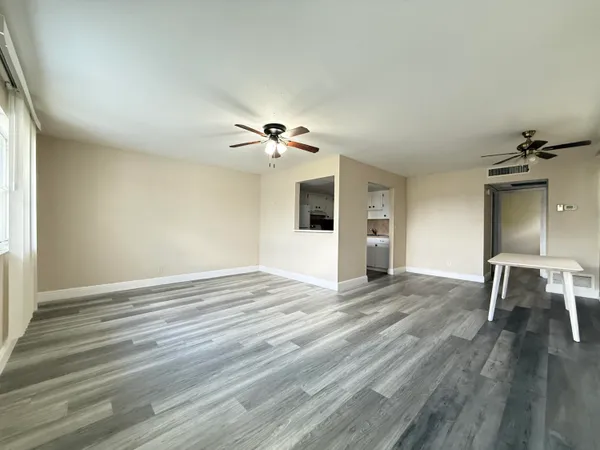$1,300 | 323 Tuscany Lane, Delray Beach, FL 33446