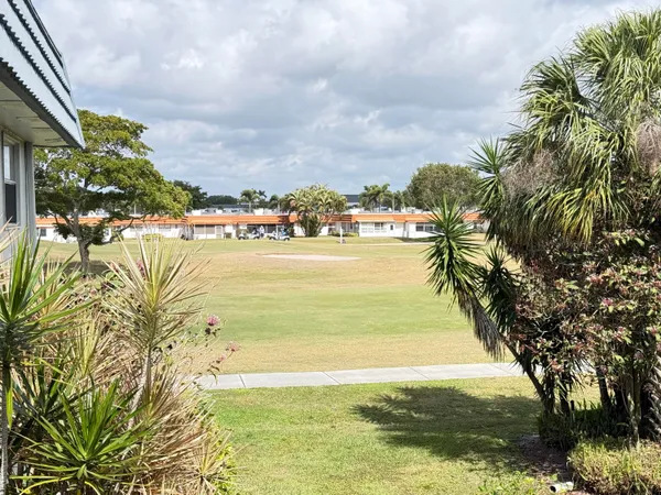 $1,300 | 323 Tuscany Lane, Delray Beach, FL 33446