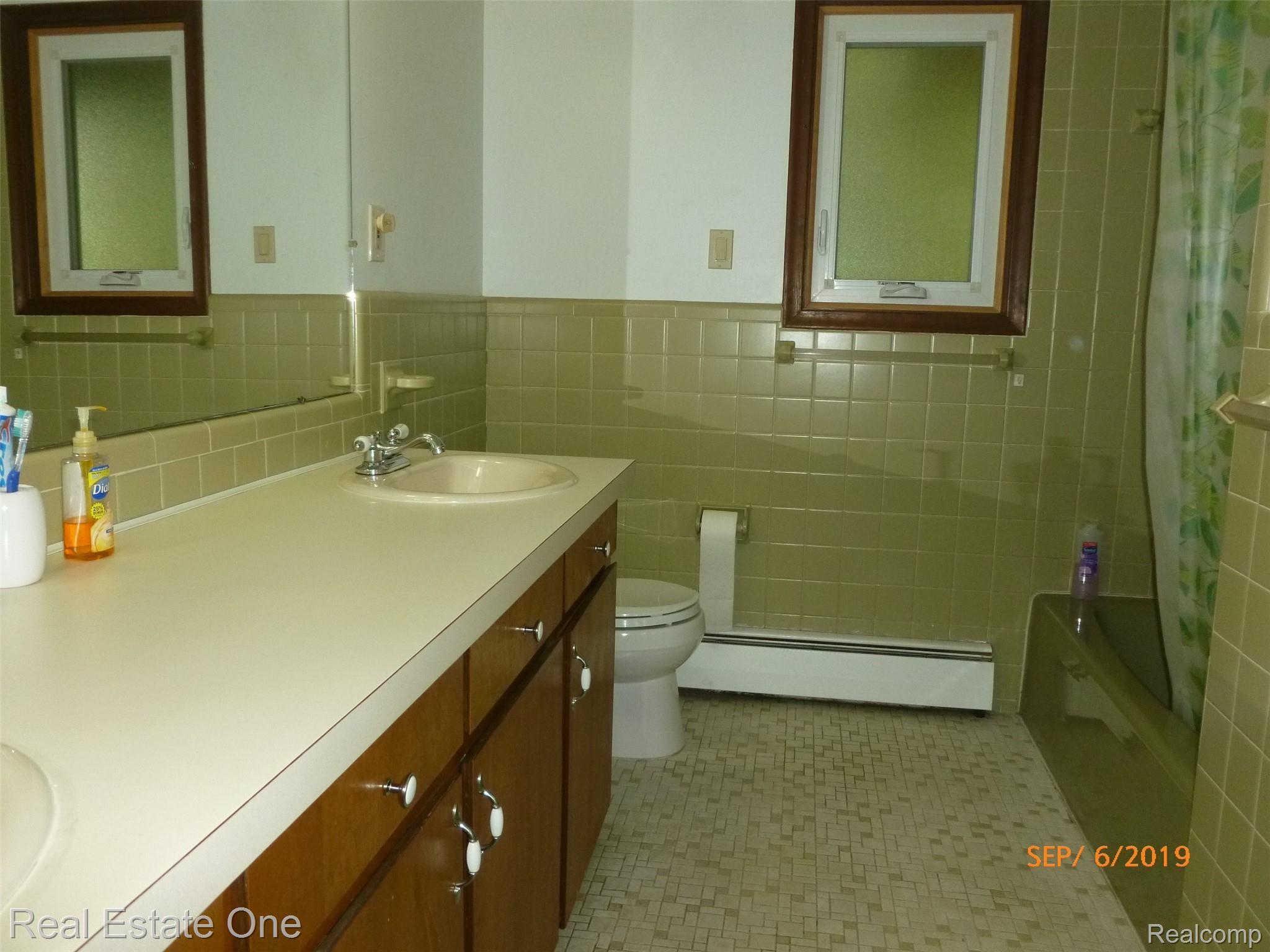 47160 Willis Road Belleville, MI 48111 - Photo 16 of 19 P1050152.JPG