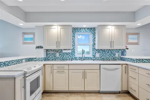 $815,000 | 19450 Gulf Boulevard, Unit 705, Indian Shores, FL 33785