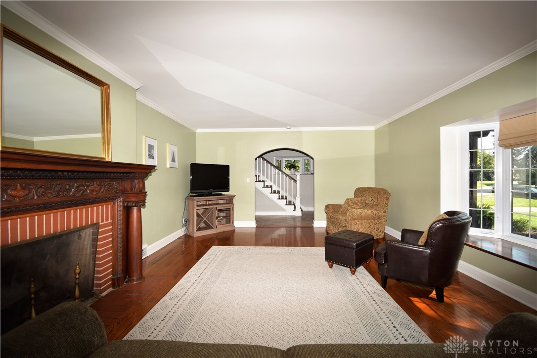 307 Ardmore Road Springfield, OH 45504 - Photo 7 of 57 Living Room