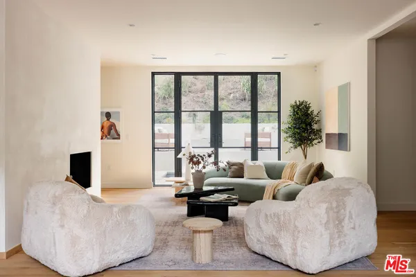 $30,000 | 1937 North Beverly Drive, Beverly Hills, CA 90210