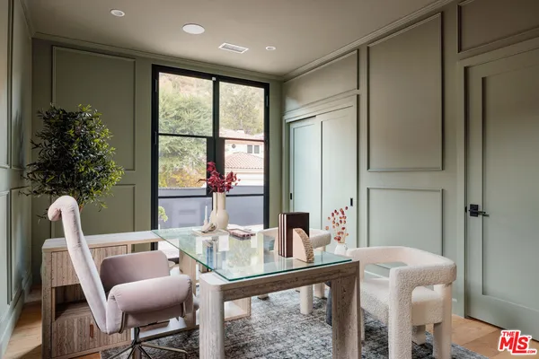 $30,000 | 1937 North Beverly Drive, Beverly Hills, CA 90210