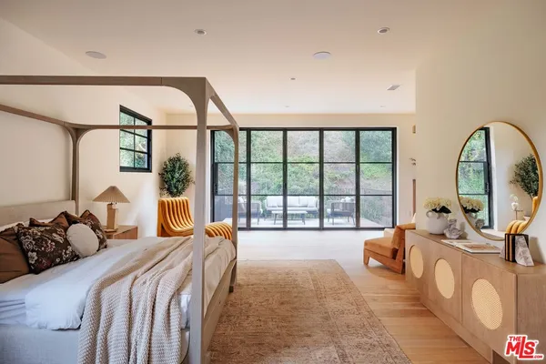 $30,000 | 1937 North Beverly Drive, Beverly Hills, CA 90210