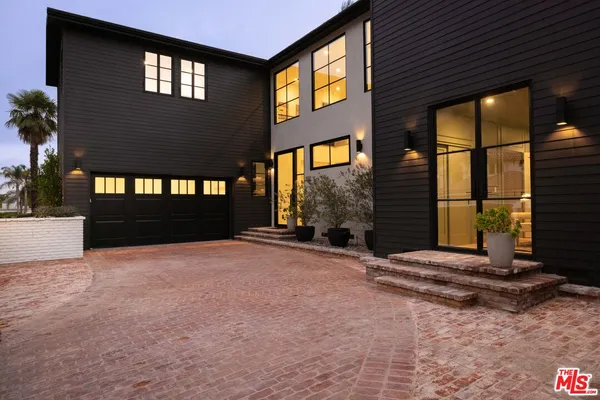 $30,000 | 1937 North Beverly Drive, Beverly Hills, CA 90210