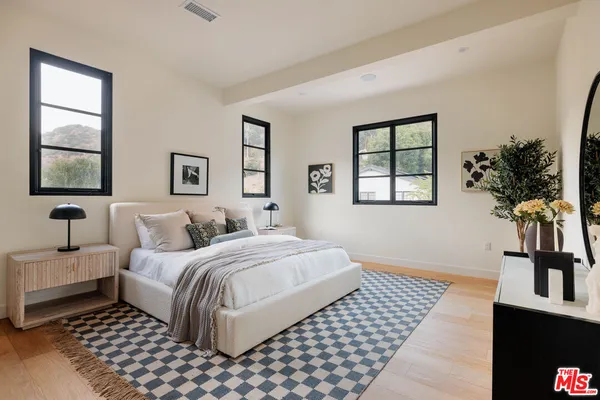 $30,000 | 1937 North Beverly Drive, Beverly Hills, CA 90210