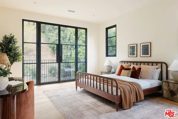 $30,000 | 1937 North Beverly Drive, Beverly Hills, CA 90210