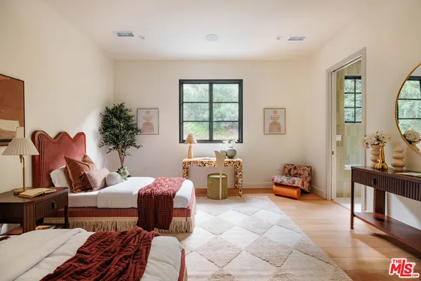 $30,000 | 1937 North Beverly Drive, Beverly Hills, CA 90210