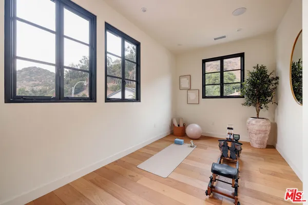 $30,000 | 1937 North Beverly Drive, Beverly Hills, CA 90210
