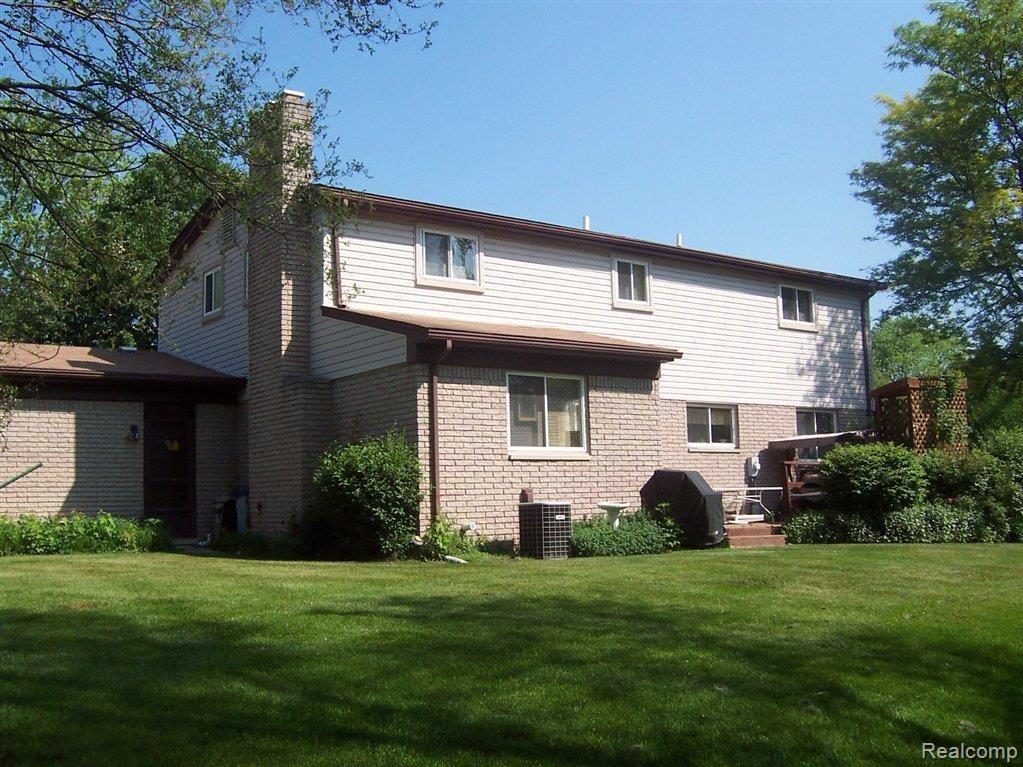 12154 Wildwing Road Plymouth, MI 48170 - Photo 23 of 24 100_2305.JPG