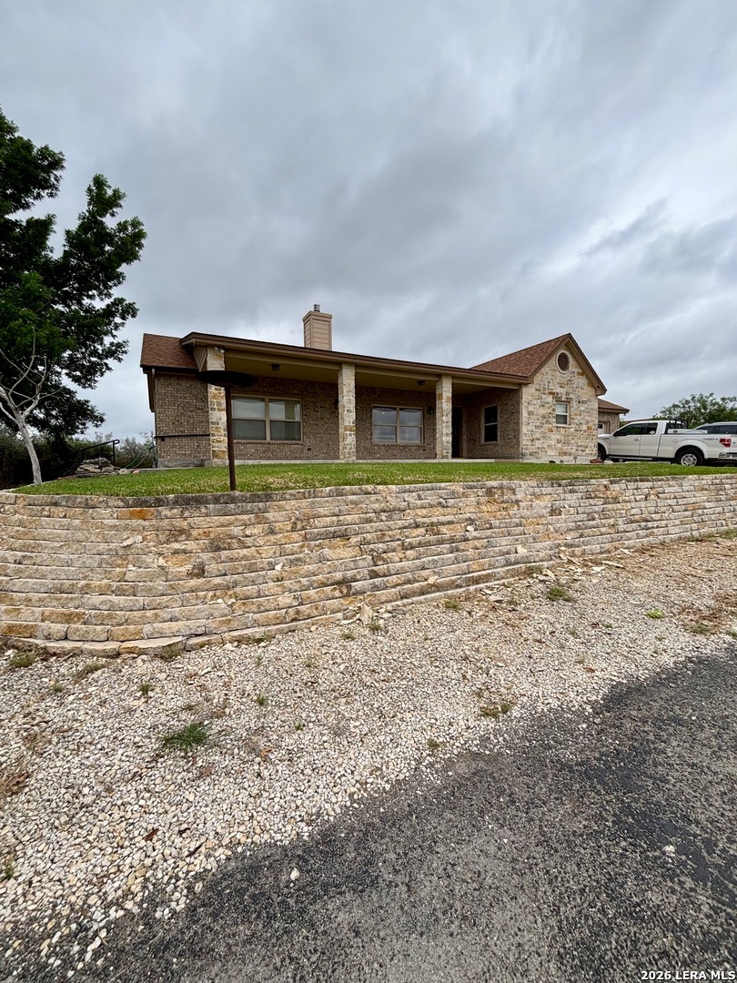 3 Summit View Uvalde, TX 78801 - Photo 1 of 23