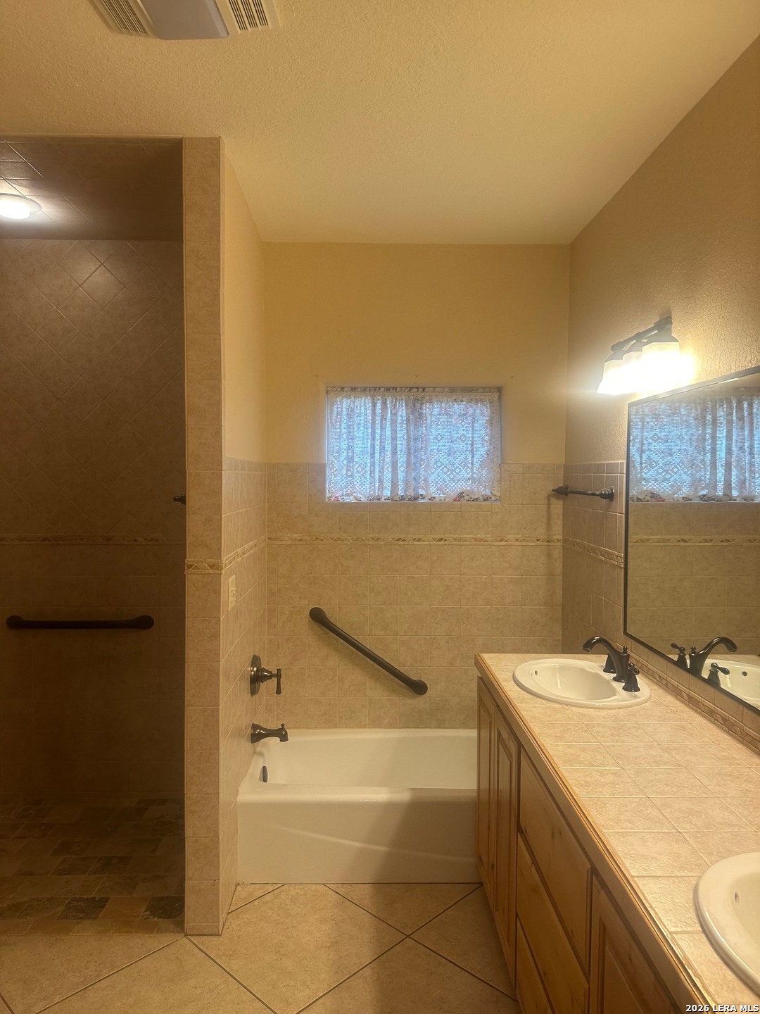 3 Summit View Uvalde, TX 78801 - Photo 8 of 23