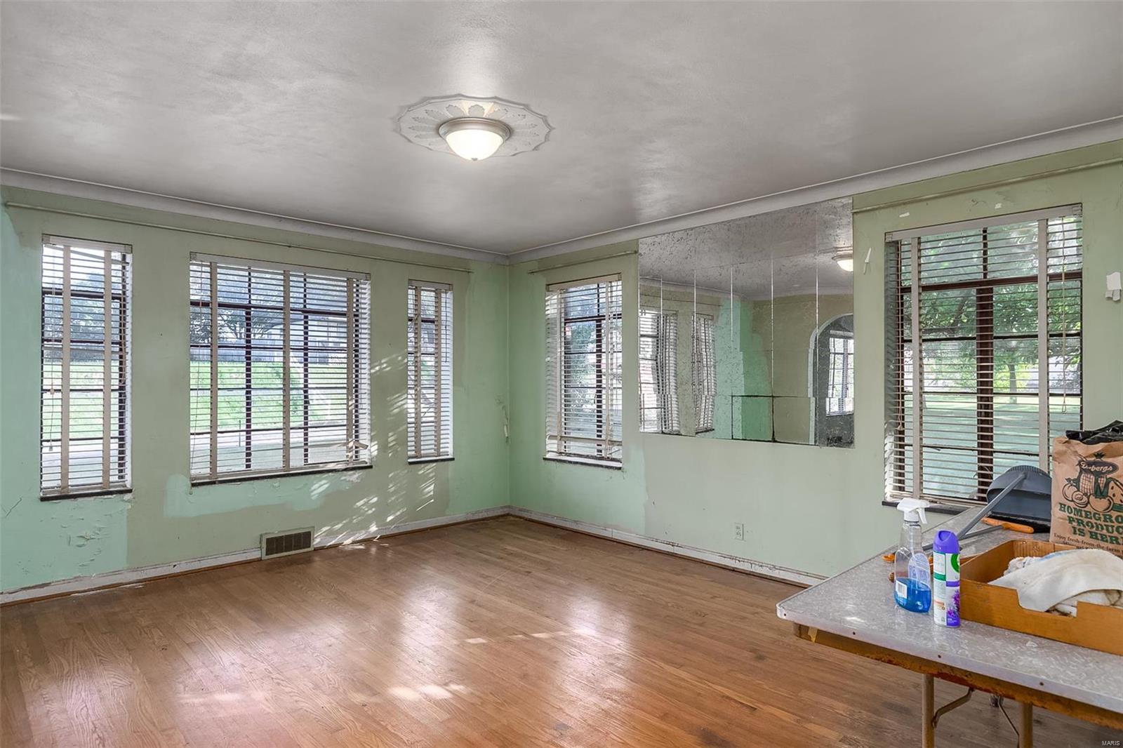 911 Lemay Ferry Road St. Louis, MO 63125 - Photo 14 of 28 Gallery Image 14