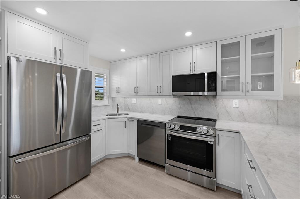 21 High Point Circle East, Unit 409 Naples, FL 34103 - Photo 23 of 38