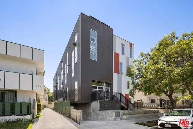 $4,200 | 140 South Gramercy Place, Unit 1, Los Angeles, CA 90004