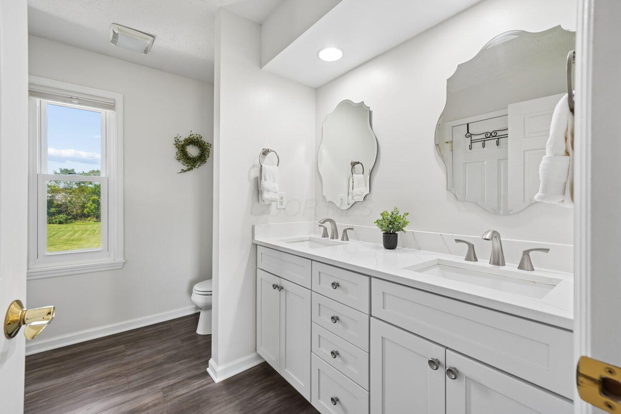 5231 Avery Road Dublin, OH 43016 - Photo 33 of 43 primary ensuite bathroom