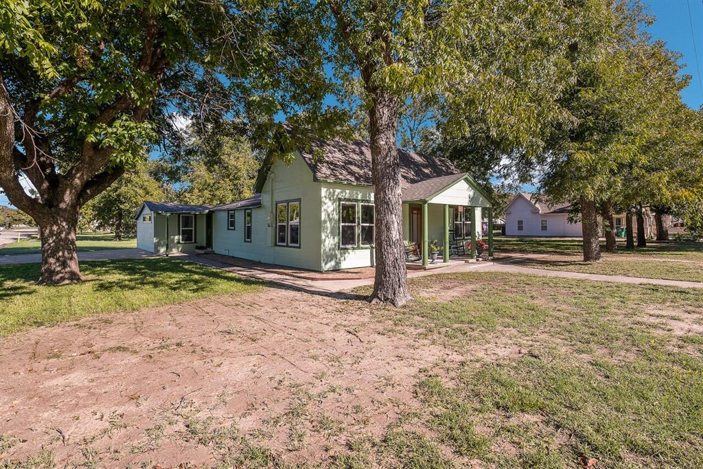 815 West Hackberry St