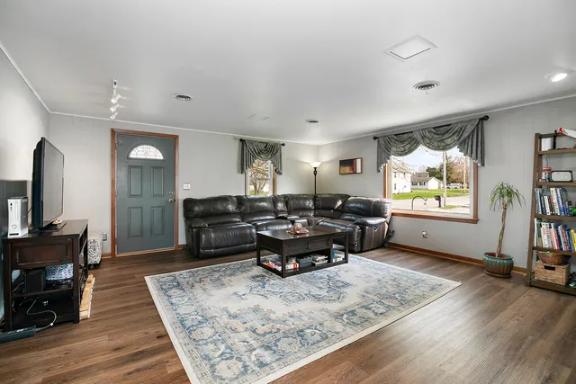 $160,000 | 509 North Raub Avenue, Donovan, IL 60931