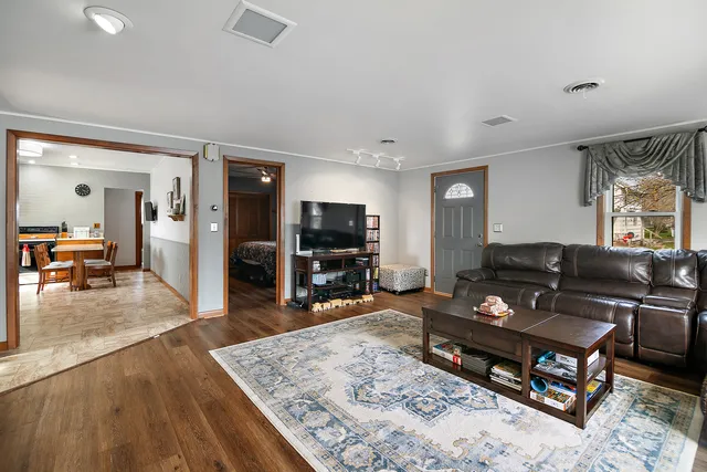 $160,000 | 509 North Raub Avenue, Donovan, IL 60931