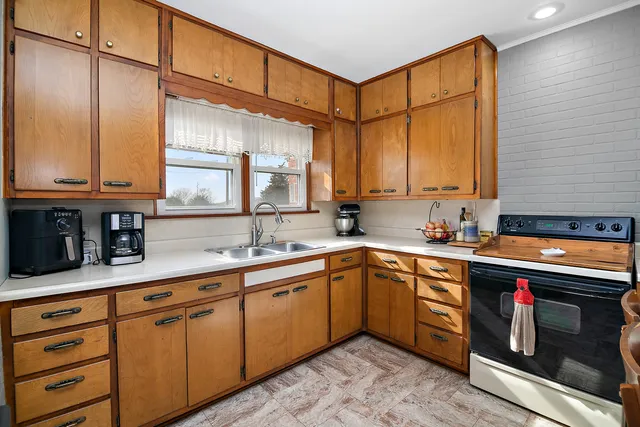 $160,000 | 509 North Raub Avenue, Donovan, IL 60931