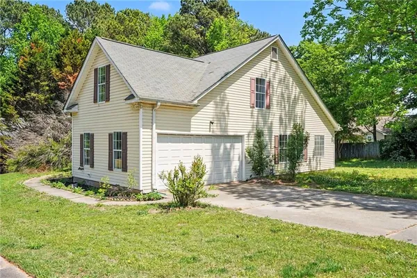 $225,000 | 92 Dogwood Lakes Drive, Hampton, GA 30228