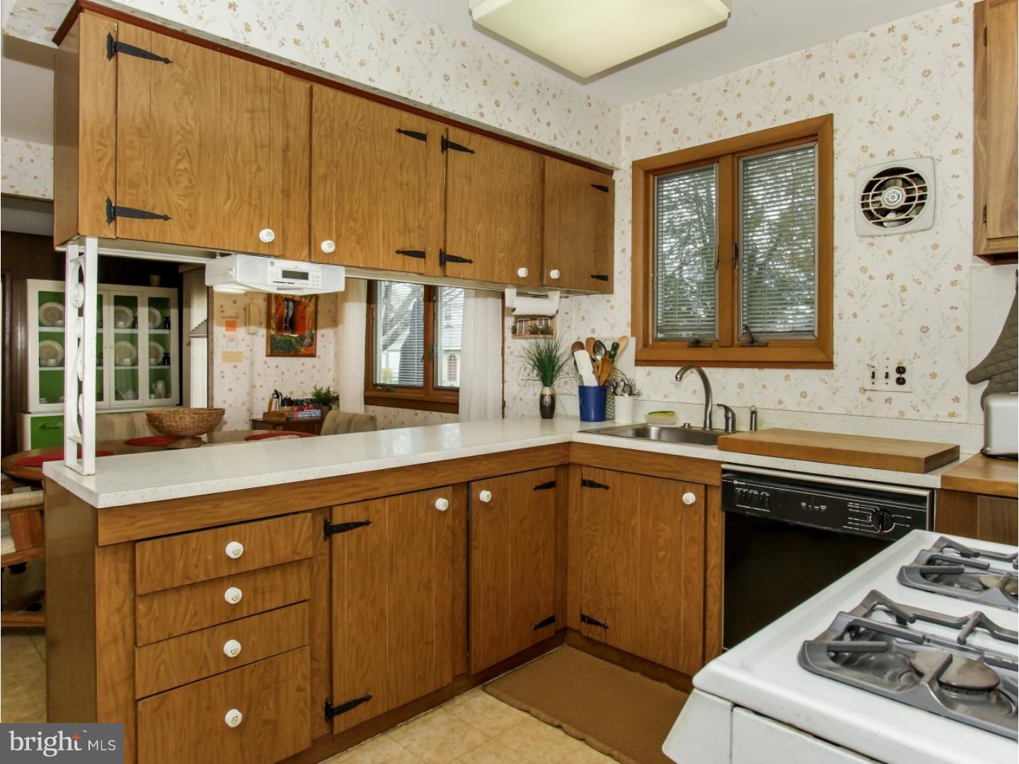 519 Elford Road Fairless Hills, PA 19030 - Photo 12 of 25 Kitchen