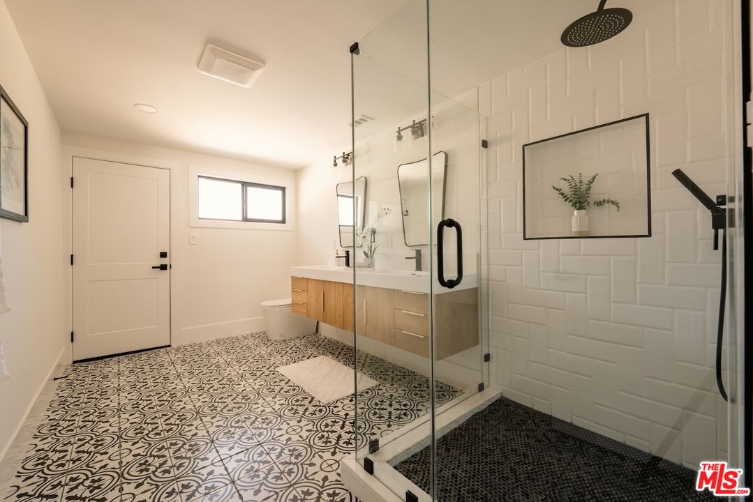 17601 McCormick Street Encino, CA 91316 - Photo 17 of 33