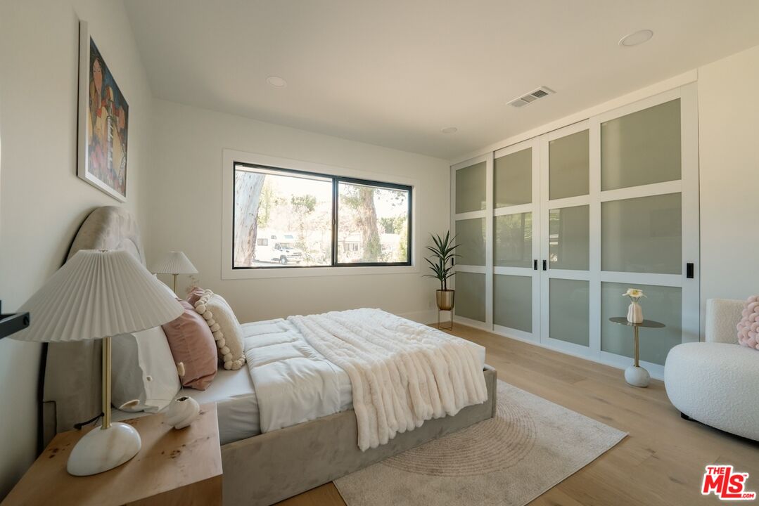 17601 McCormick Street Encino, CA 91316 - Photo 20 of 33