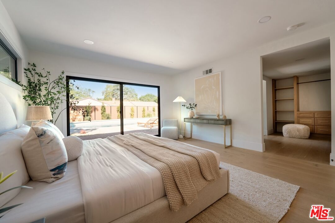 17601 McCormick Street Encino, CA 91316 - Photo 23 of 33