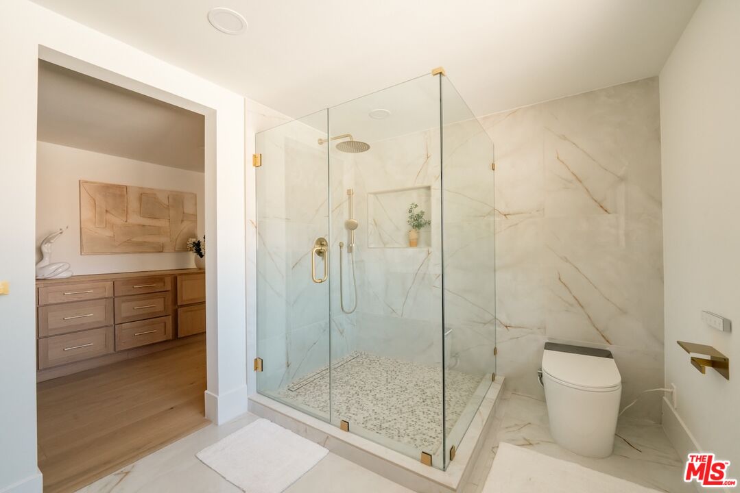 17601 McCormick Street Encino, CA 91316 - Photo 27 of 33