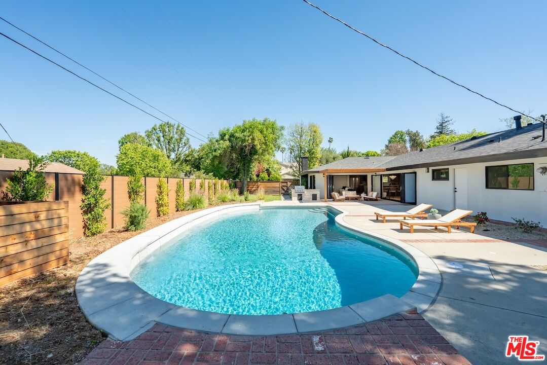 17601 McCormick Street Encino, CA 91316 - Photo 29 of 33